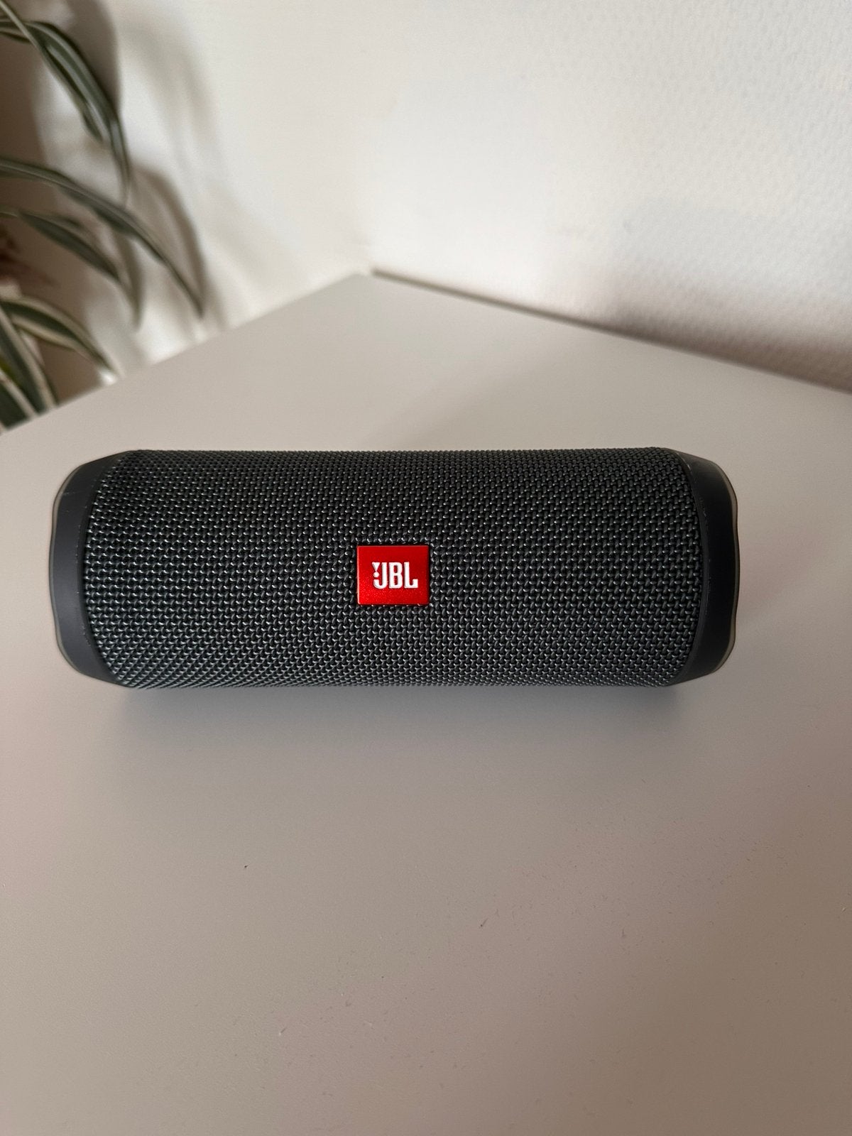 JBL Flip Essential 2 – Zo goed als nieuw / Inclusief kabel, JBL, Overige typen, Ophalen of Verzenden, Zo goed als nieuw