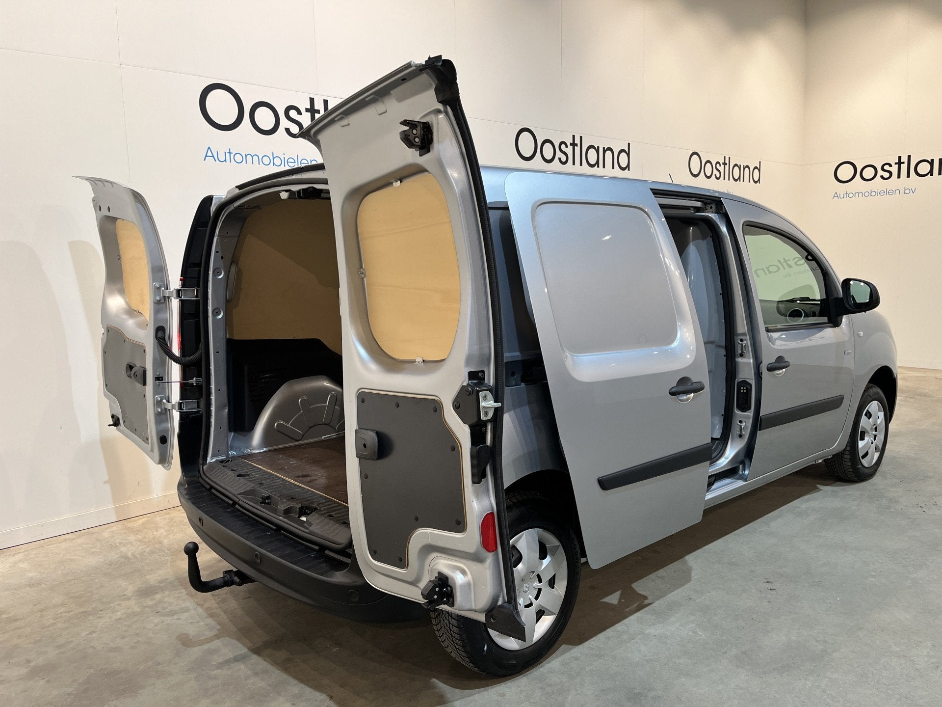 Renault Kangoo Z.E. Maxi Incl. Accu 33 KWH Automaat / 100% E, Auto's, Stof, Gebruikt, Electronic Stability Program (ESP), 2 stoelen