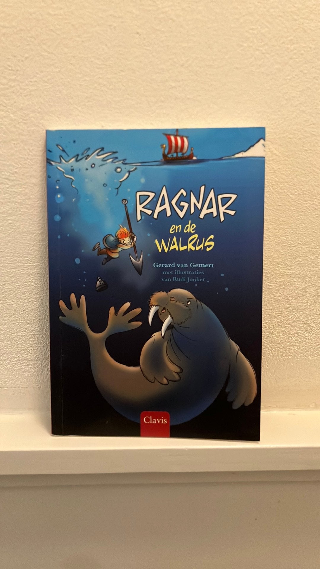 Gerard van Gemert - Ragnar en de walrus, Boeken, Ophalen of Verzenden, Zo goed als nieuw, Gerard van Gemert, Fictie algemeen