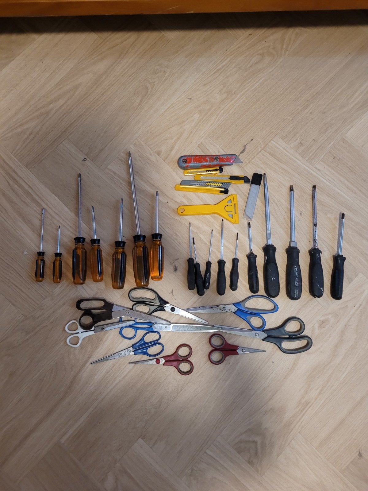 Grote set schroevendraaiers, messen en scharen, Doe-het-zelf en Verbouw, Gereedschap | Handgereedschap, Ophalen, Gebruikt, Schroevendraaier