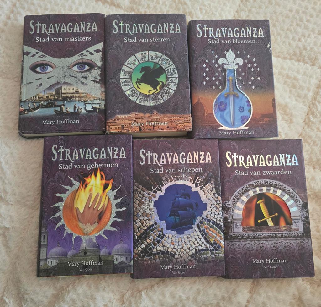 Mary Hoffman 6x Stravaganza, stad van Zwaarden / Schepen enz, Boeken, Ophalen of Verzenden