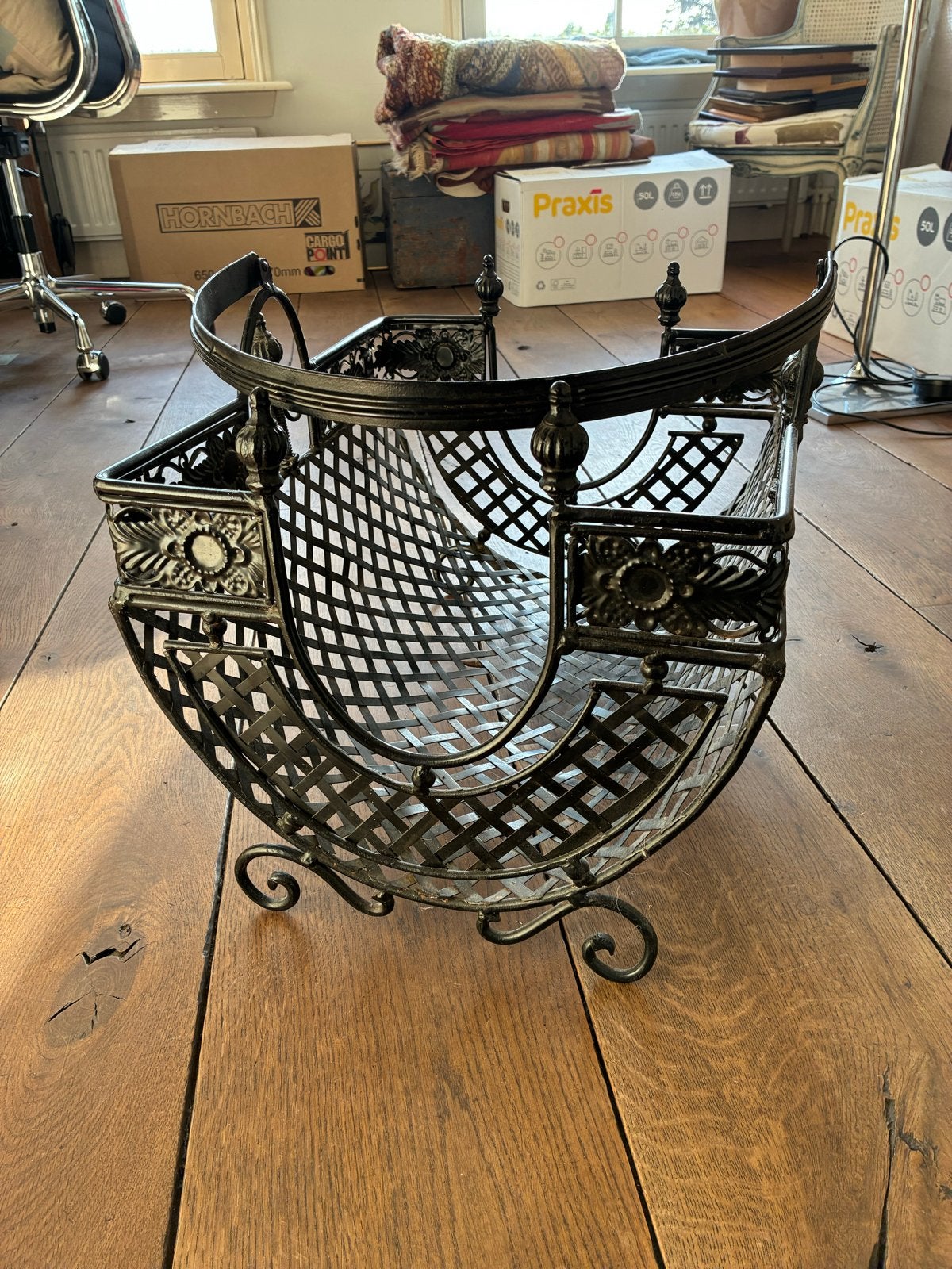 Decoratieve smeedijzeren haardhout-/vuurbak, Ophalen of Verzenden, Gebruikt, Vrijstaande haard, Overige soorten