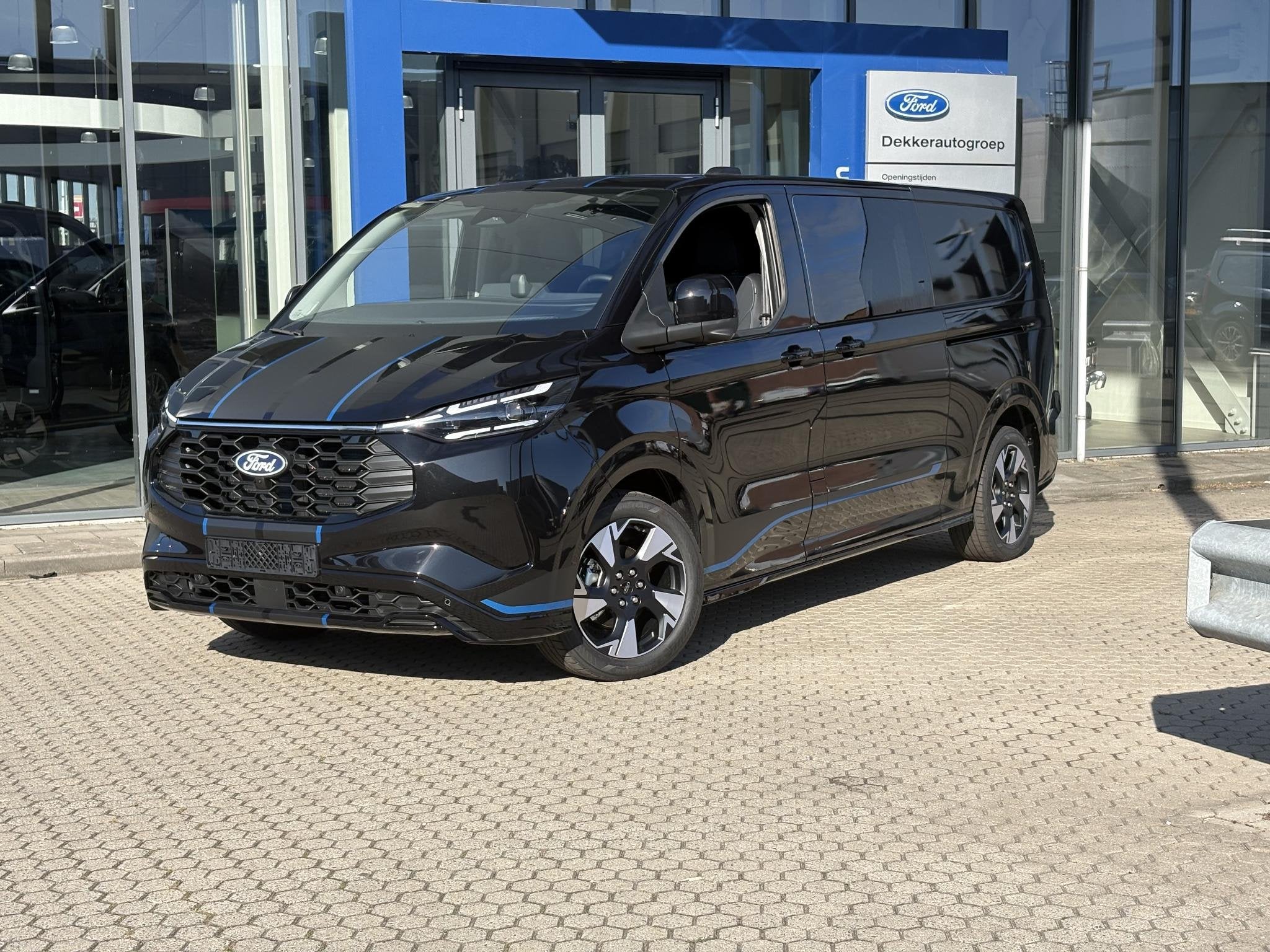 Ford Transit Custom 320 2.5 PHEV L2H1 Sport DC | TREKHAAK |, Auto's, Euro 6, 4 cilinders, Zwart, Plug-in hybride