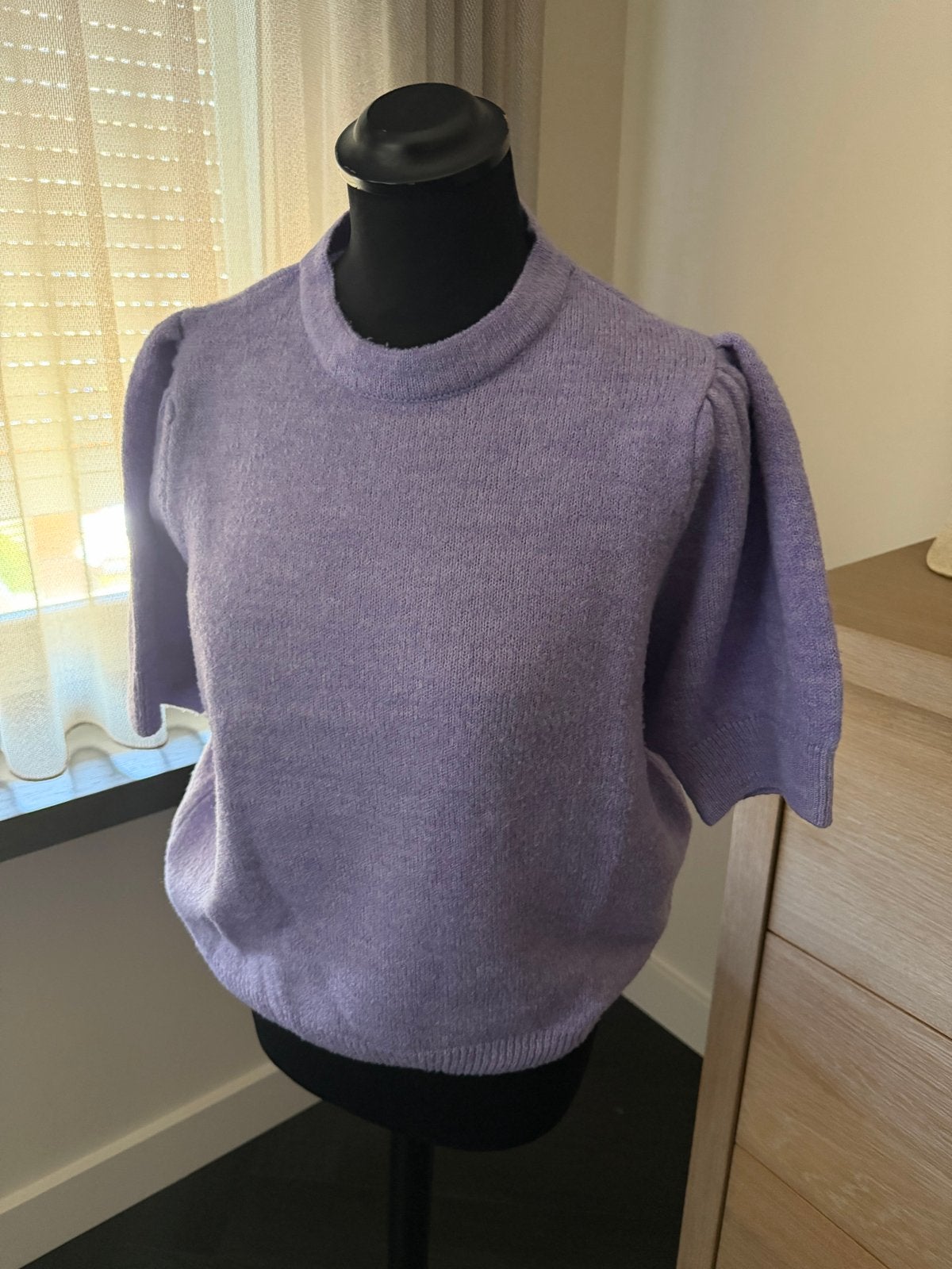 Modström paarse trui met pofmouwen - Maat M, Kleding | Dames, Ophalen of Verzenden, Zo goed als nieuw, Maat 38/40 (M), Paars
