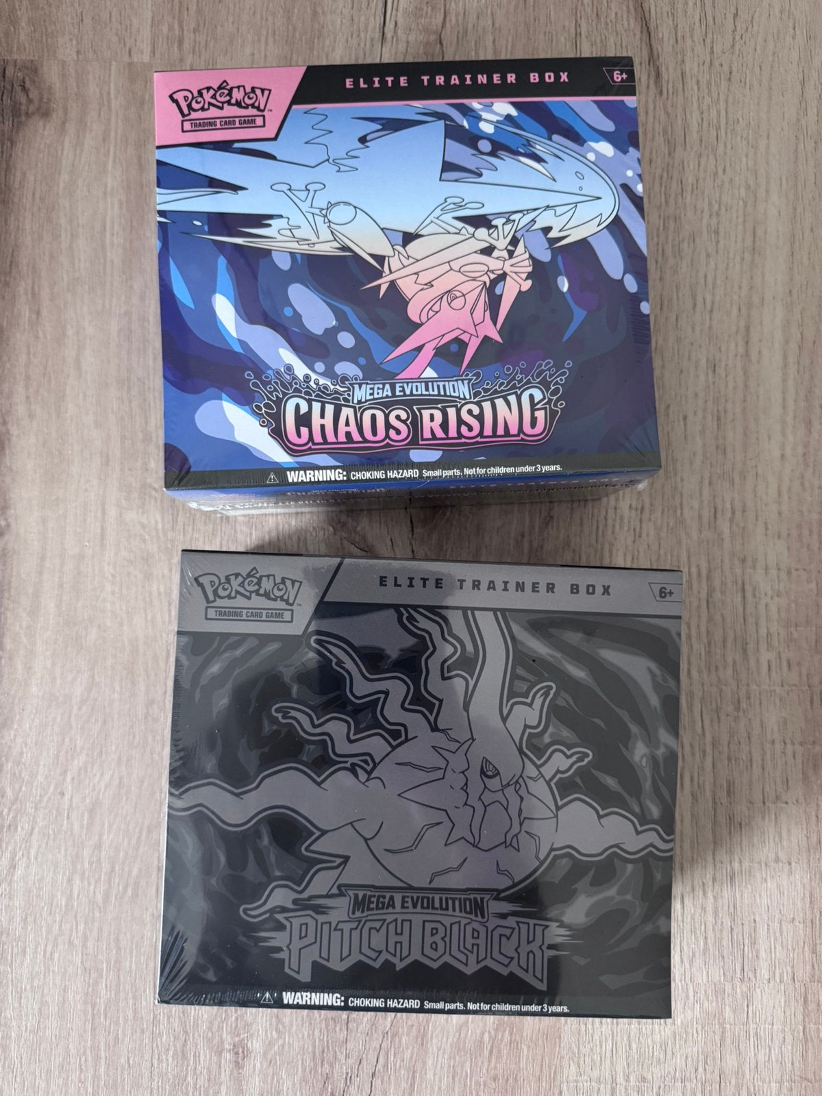 Pokemon Pitch Black & Chaos Rising etb, Ophalen of Verzenden, Nieuw, Boosterbox
