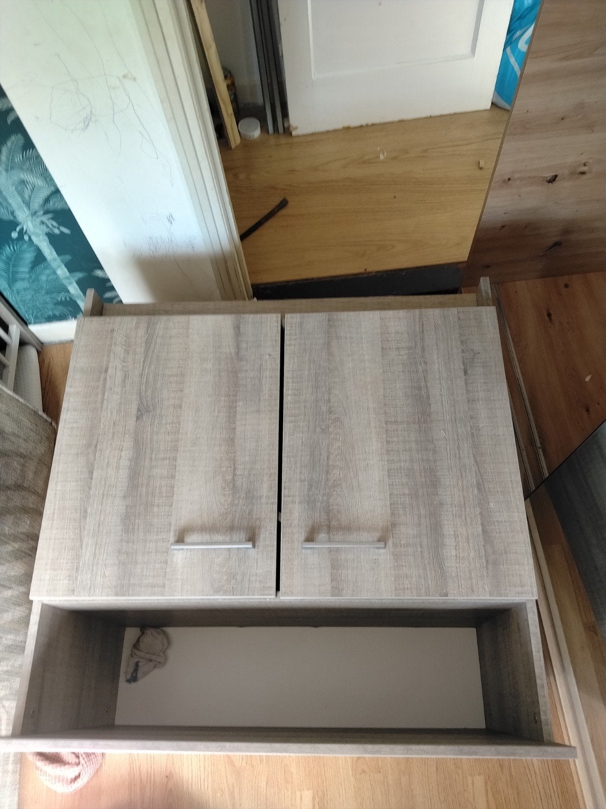 set van kledingkast en commode, Ophalen