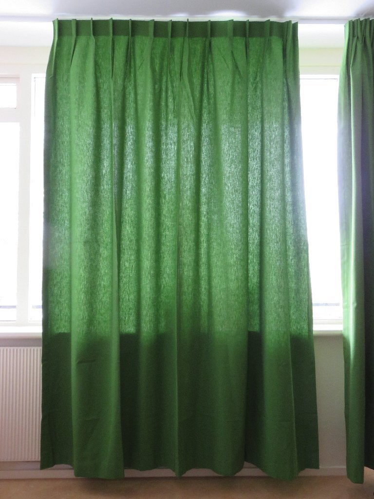 twee groene gordijnen, 120 cm breed per stuk, 235 cm hoog, 120 cm, 235 cm, Ophalen of Verzenden, Zo goed als nieuw