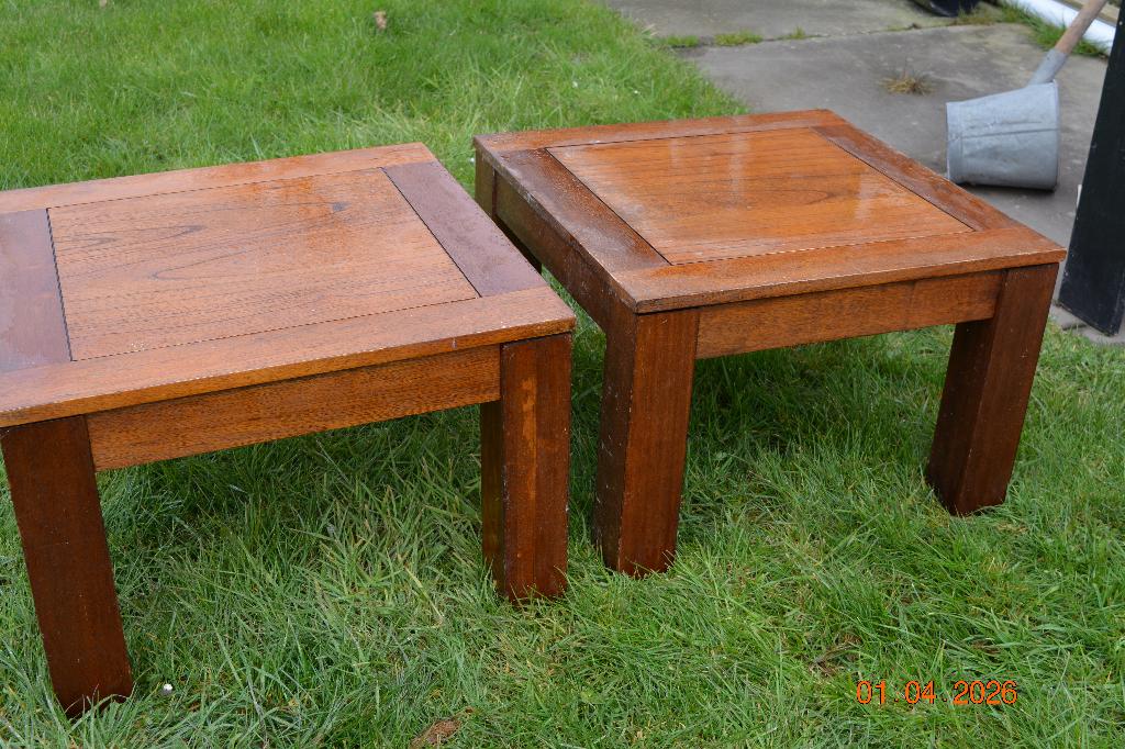 Set van 2 houten bijzettafels, Ophalen, Minder dan 50 cm, Gebruikt, Vierkant