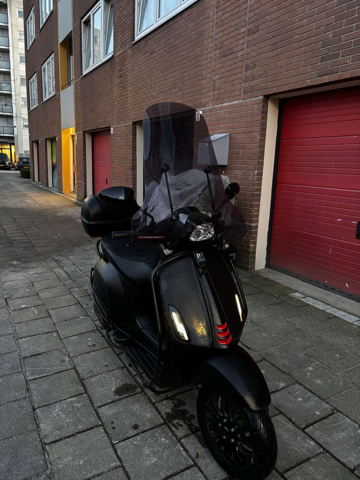Vespa Sprint 2024 125cc Mat Zwart, Ophalen of Verzenden, Zo goed als nieuw, Benzine, Vespa