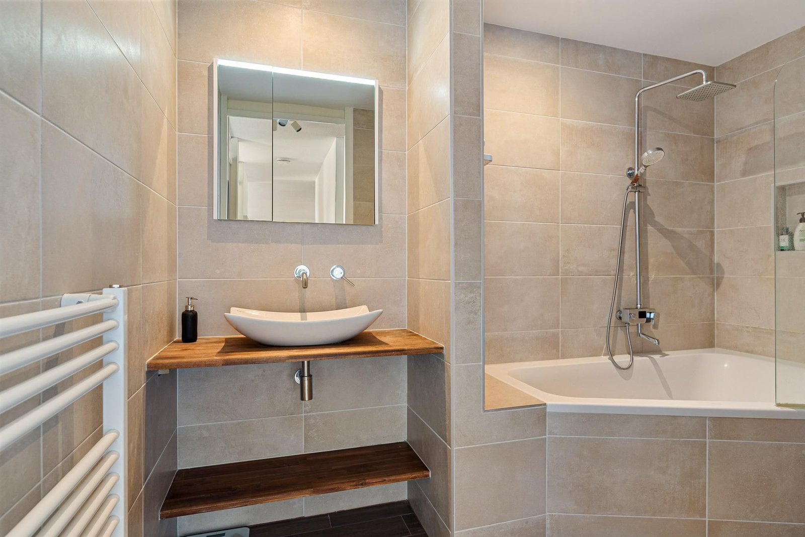 Amsterdam Nieuw-West  Osdorper Ban, Amsterdam, Huizen en Kamers, Huizen te huur, 85 m², Via bemiddelaar, 3 kamers, Appartement
