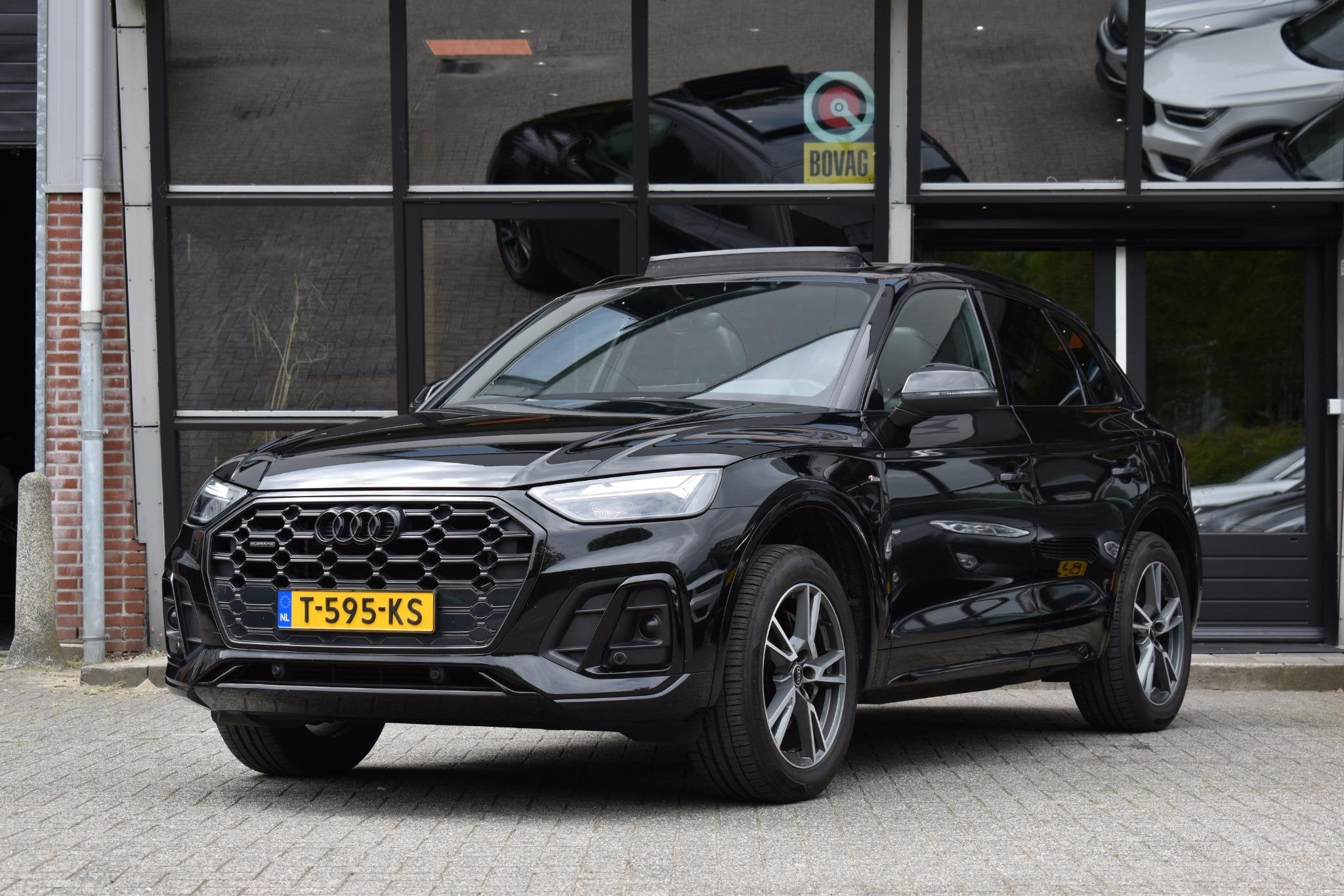 Audi Q5 50 TFSI e 3x S-Line Pano Lane ACC Camera, Auto's, Automaat, Dealer onderhouden, 14 kWh, Gebruikt