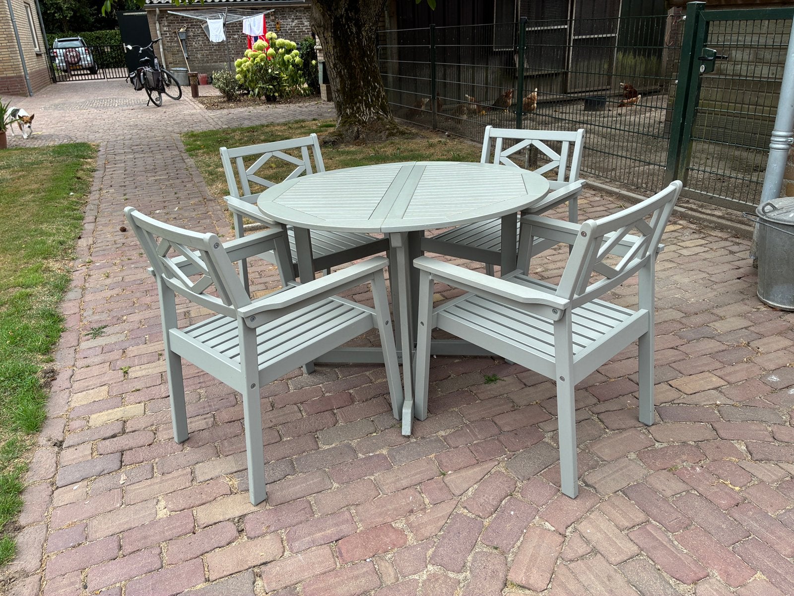 Houten grijs-groene tuinset met ronde tafel en 4 stoelen, Ophalen, 4 zitplaatsen, Zo goed als nieuw, Hout