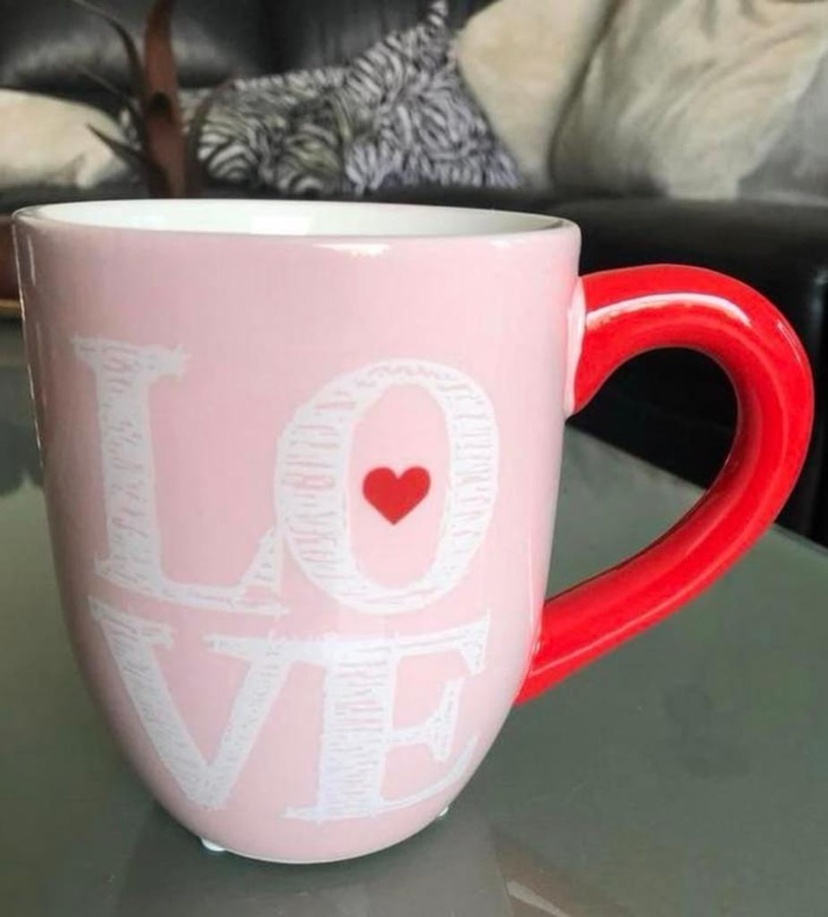 Roze bloempot met 'Love' design en rood handvat, Rond, Binnen, Ophalen of Verzenden, Zo goed als nieuw