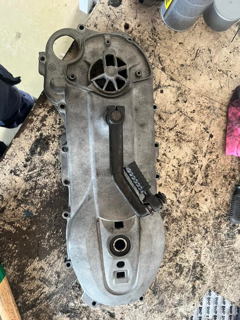 Dg carterkap met scheur 125/180cc piaggio, Fietsen en Brommers, Brommeronderdelen | Scooters, Ophalen of Verzenden
