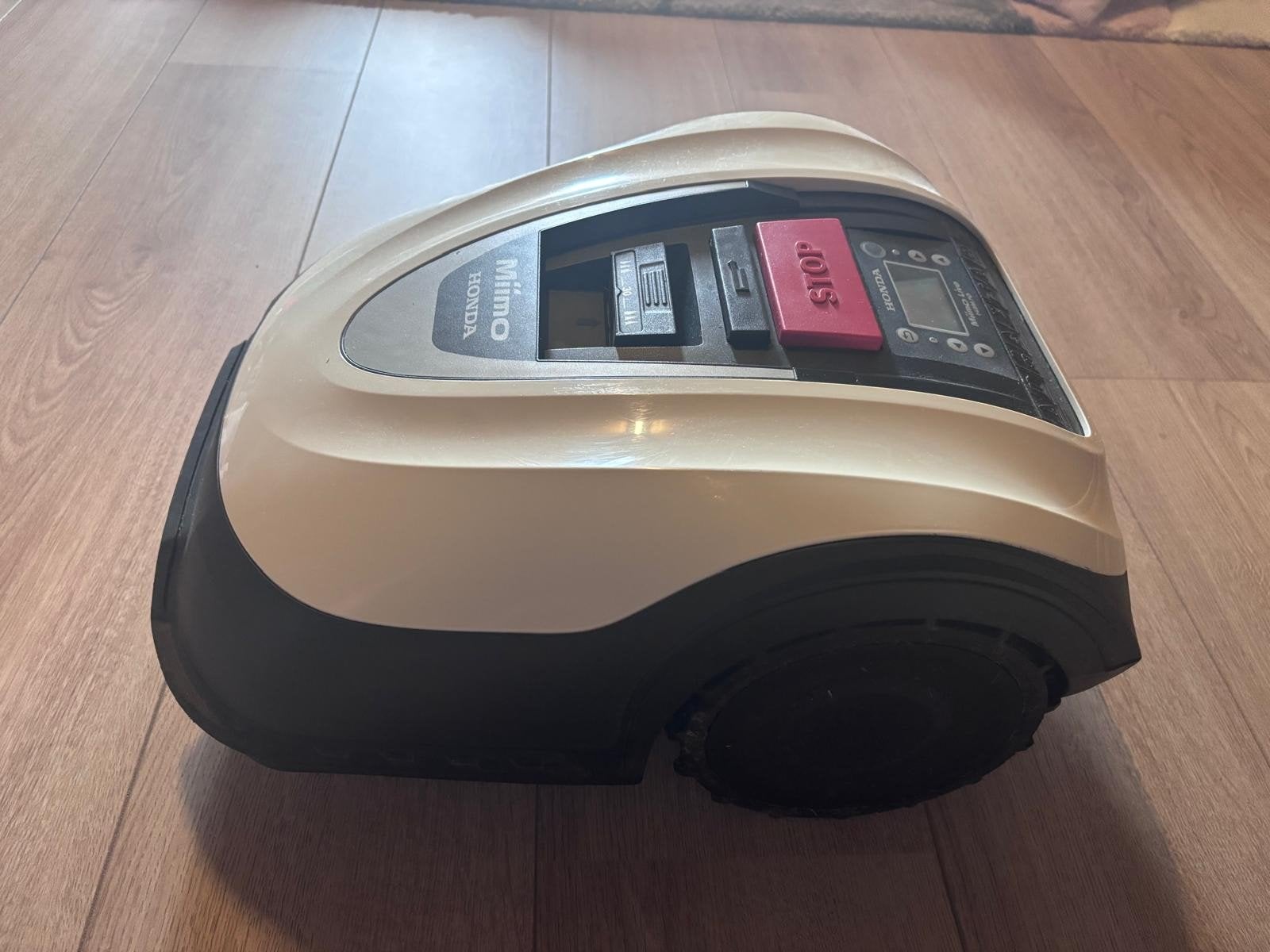 Honda Miimo hrm70 robotmaaier, Tuin en Terras, Robotmaaiers, Ophalen, Zo goed als nieuw, Minder dan 20 cm, Honda grasmaaier