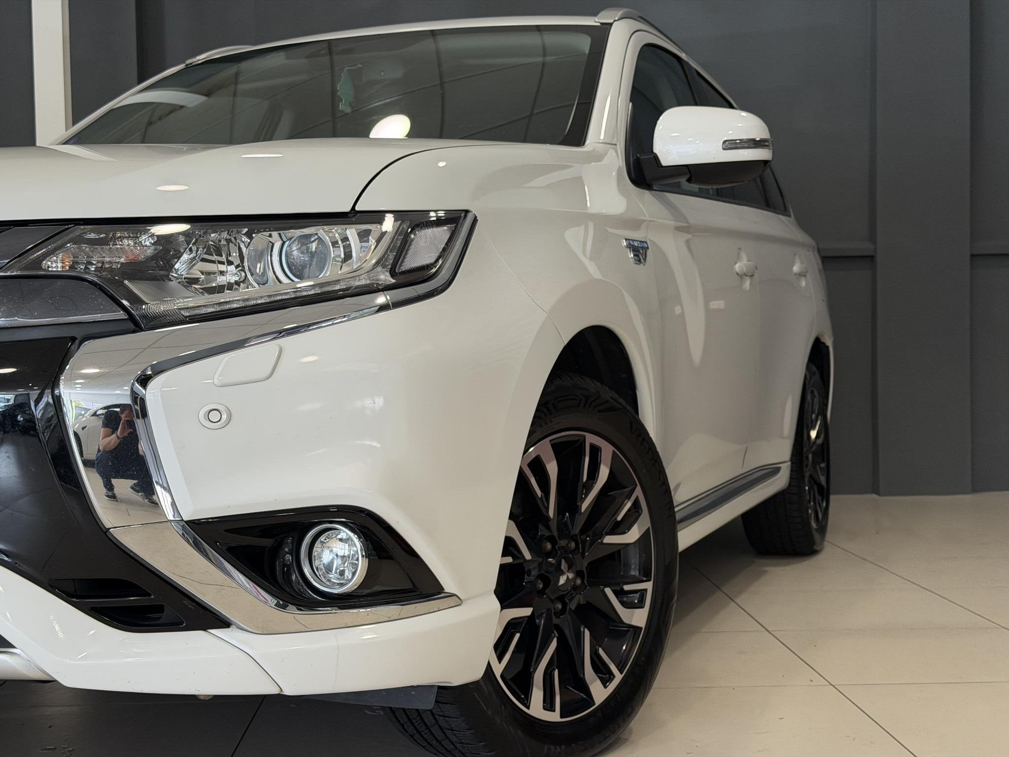 Mitsubishi Outlander 2.0 PHEV Executive Edition | Trekhaak |, Auto diversen, Automaat, 1998 cc, Mitsubishi Motor Sales B.V., Gondel 1
1186 MJ  Amstelveen, NL