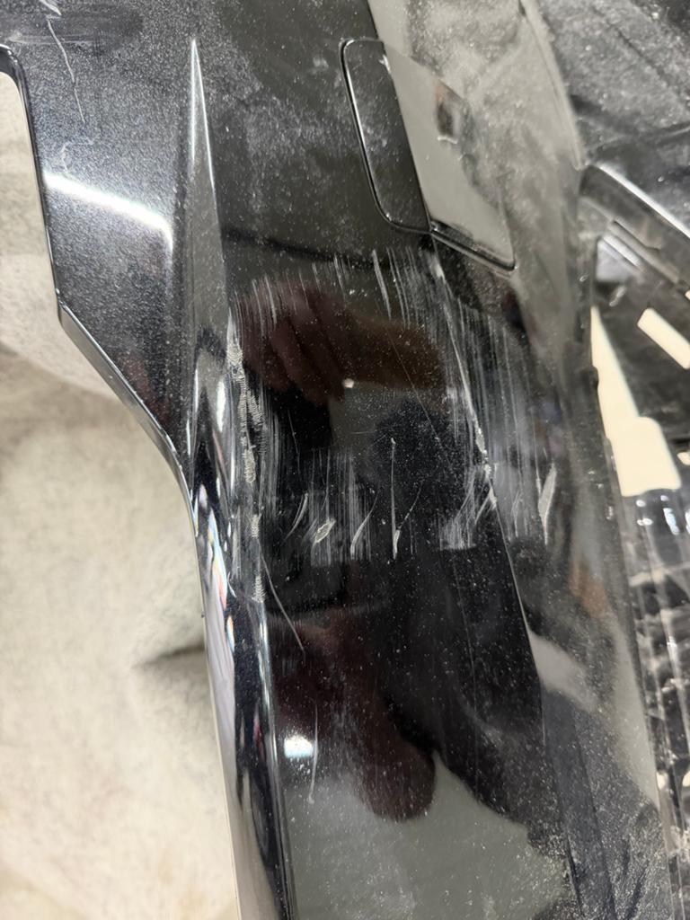 Voorbumper Volvo V60 2021 met lichte schade, Ophalen, Gebruikt, Voor, Volvo