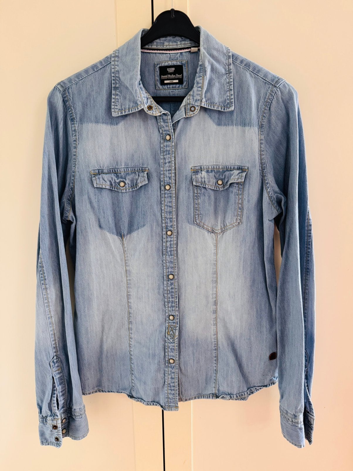 Getailleerde Levi’s spijkerblouse maat L, Ophalen of Verzenden, Zo goed als nieuw, Meisje, Overhemd of Blouse