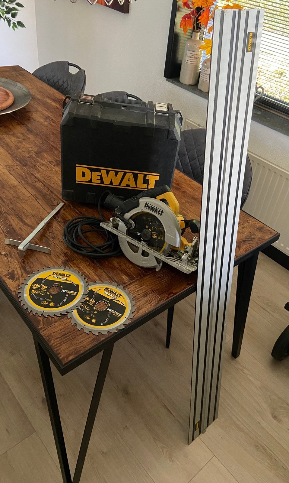 Dewalt DE576 zaagmachine met geleider en 2 extra zagen, Ophalen, Gebruikt, Overige typen