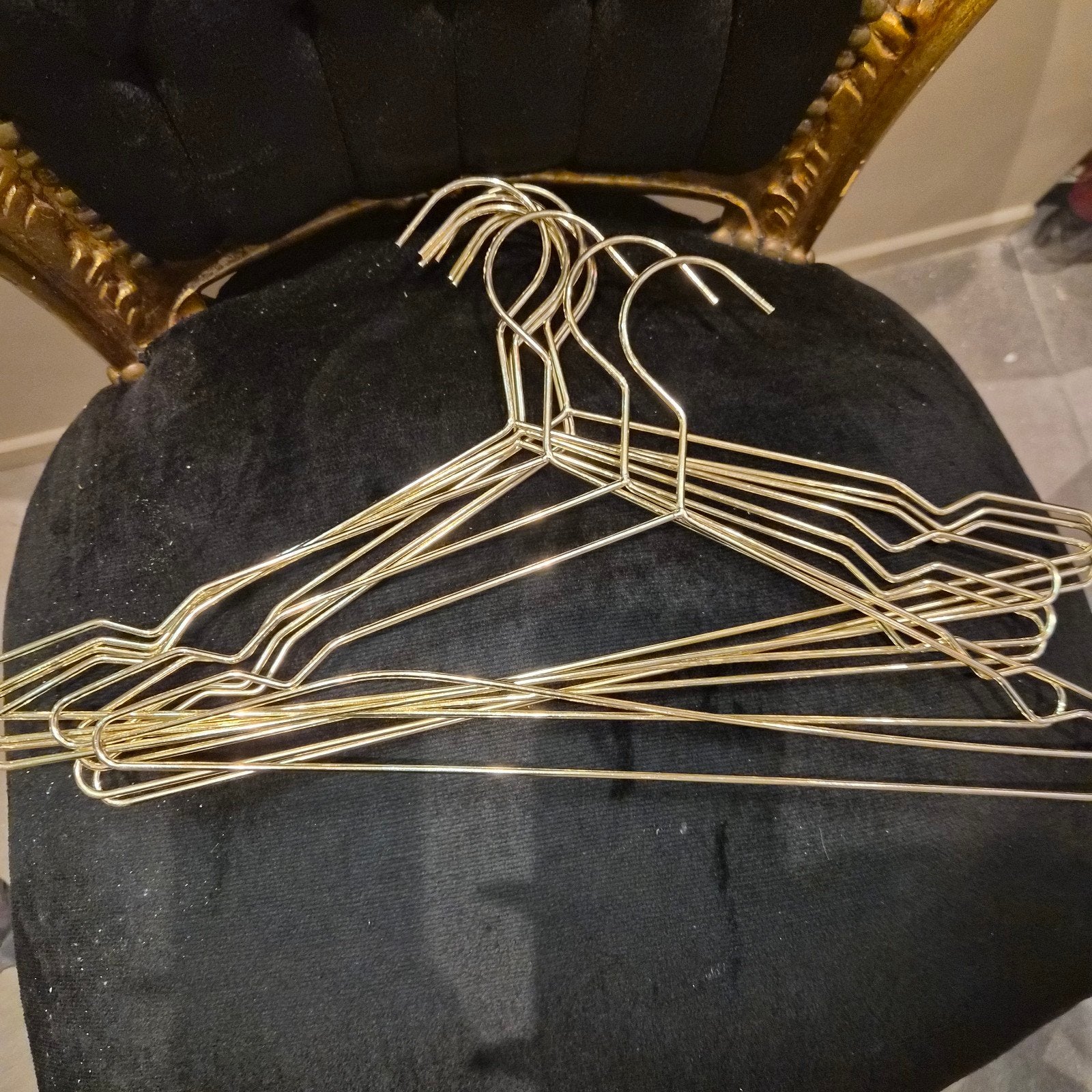 200 gouden hangers - perfect voor kledingwinkel of thuis, Ophalen of Verzenden