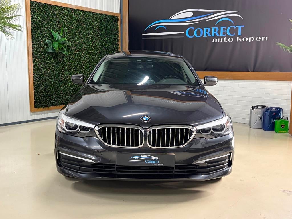 BMW 5-serie 530i xDrive High Executive|Schuifdak|Memory|Trek, Auto's, BMW, Automaat, 1998 cc, Gebruikt, Euro 6
