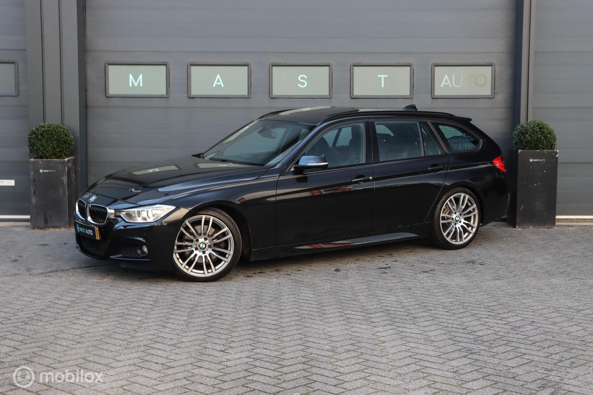 BMW 328i Touring High Exe|M-Sport|PANO|HUD|LEDER, Auto's, Automaat, Euro 5, Gebruikt, Zwart