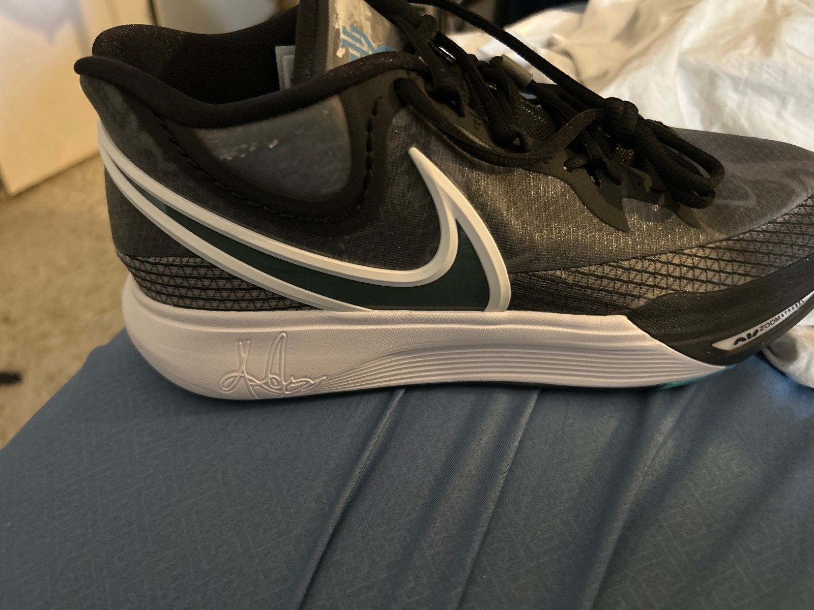 Nike Kyrie Flytrap V Basketbalschoenen Zwart/Wit, Overige kleuren, Nieuw, Ophalen of Verzenden, Sneakers of Gympen
