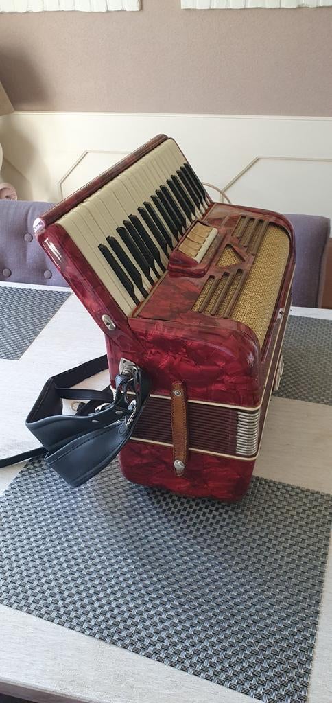 accordeon  hohner corona 1, Ophalen, Gebruikt, Hohner