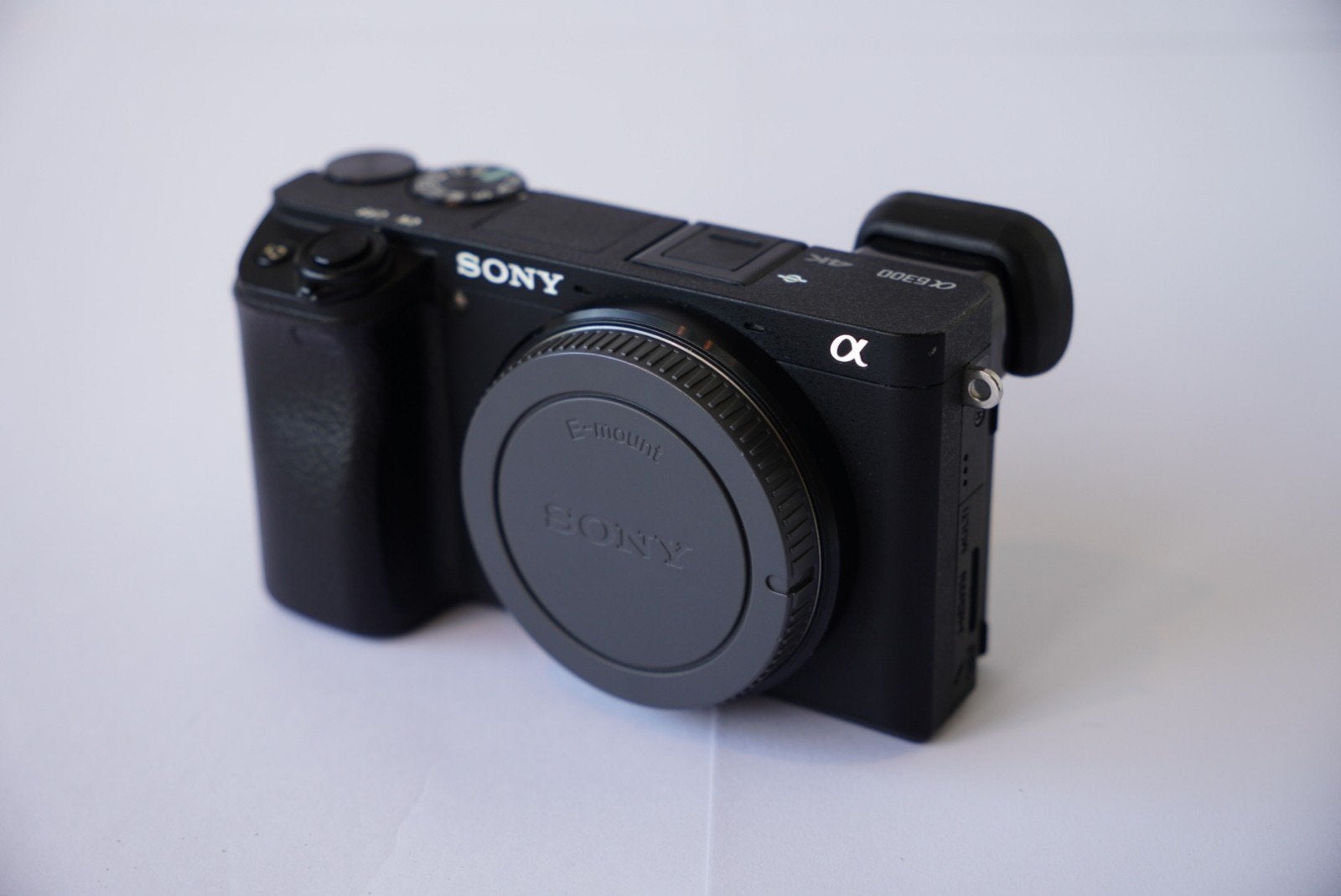 Sony Alpha a6300  met veel accessoires - Als Nieuw!, Ophalen of Verzenden, Zo goed als nieuw, Geheugenkaart, 24 megapixels