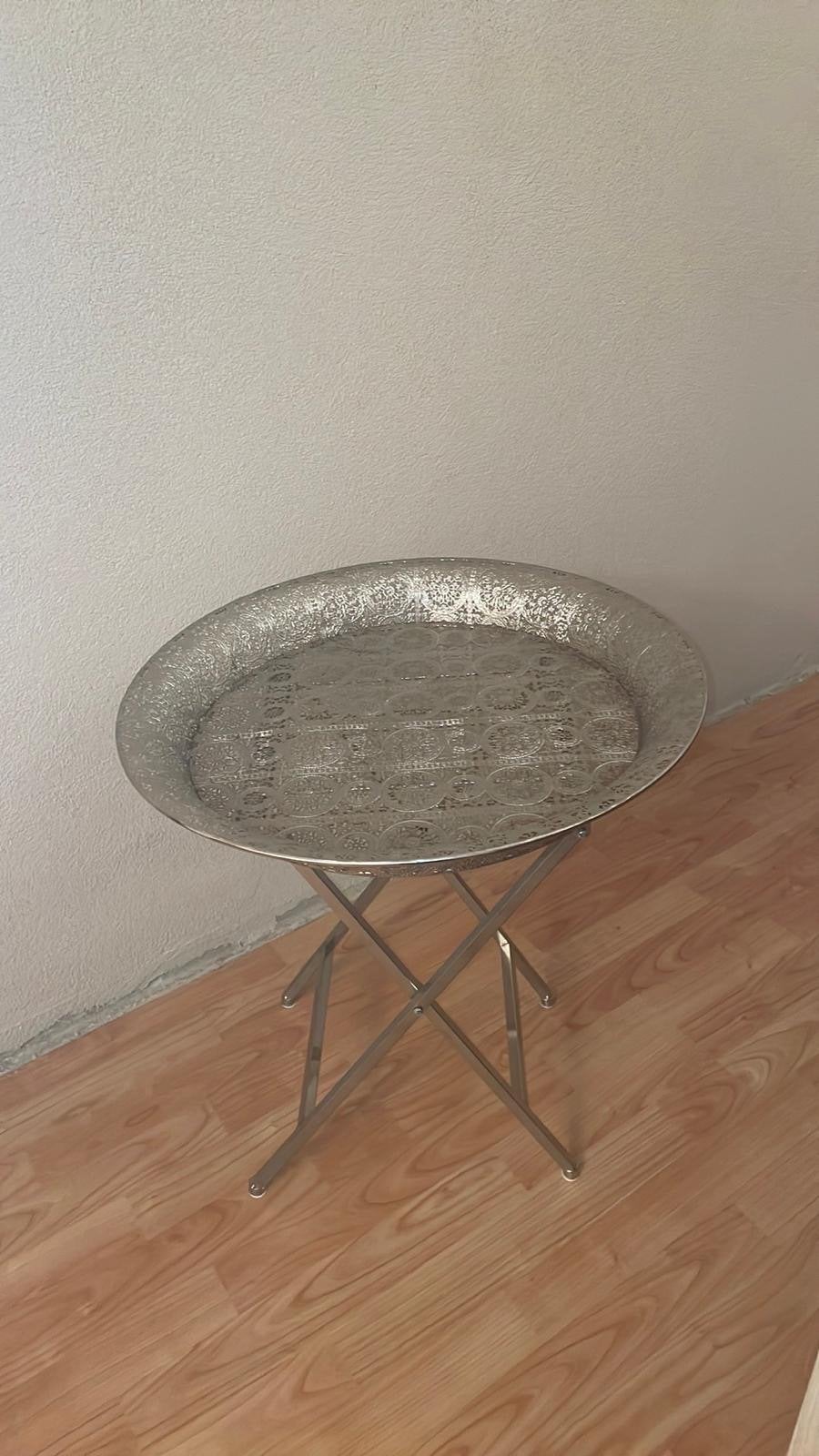 Decoratieve bijzettafel met mooi design, Minder dan 55 cm, Metaal of Aluminium, Rond, Zo goed als nieuw
