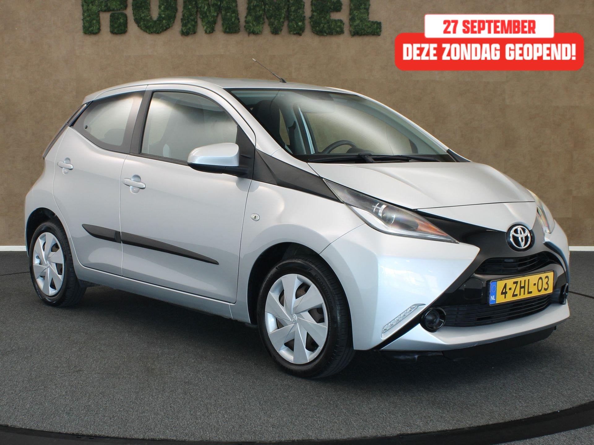 Toyota Aygo 1.0 VVT-i x-play - ORIGINEEL NEDERLANDSE AUTO -, Voorwielaandrijving, Stof, Gebruikt, 4 stoelen
