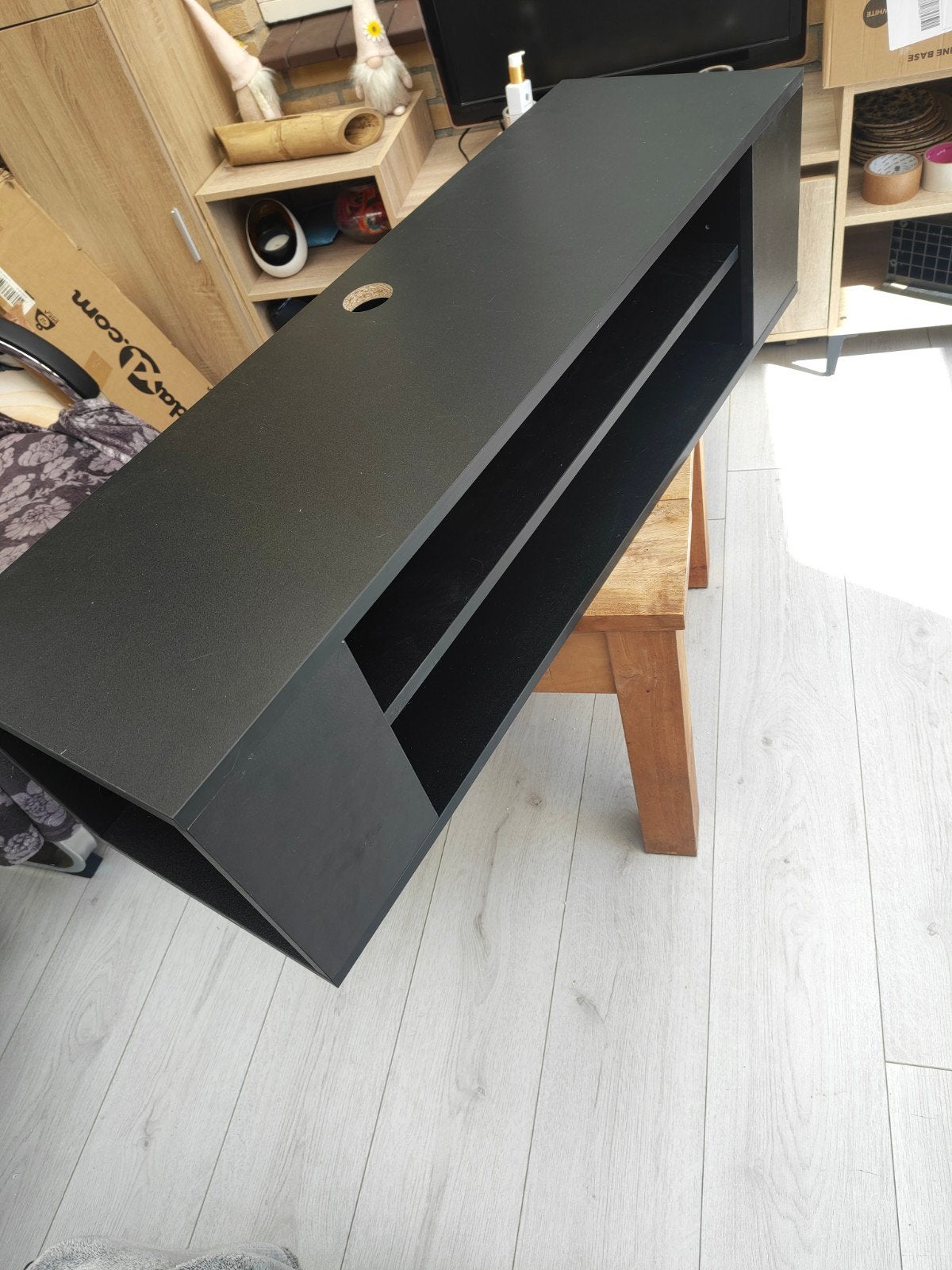 Zwart TV-meubel/wandplank met opbergruimte, Ophalen, 100 tot 150 cm, Zo goed als nieuw, Minder dan 25 cm
