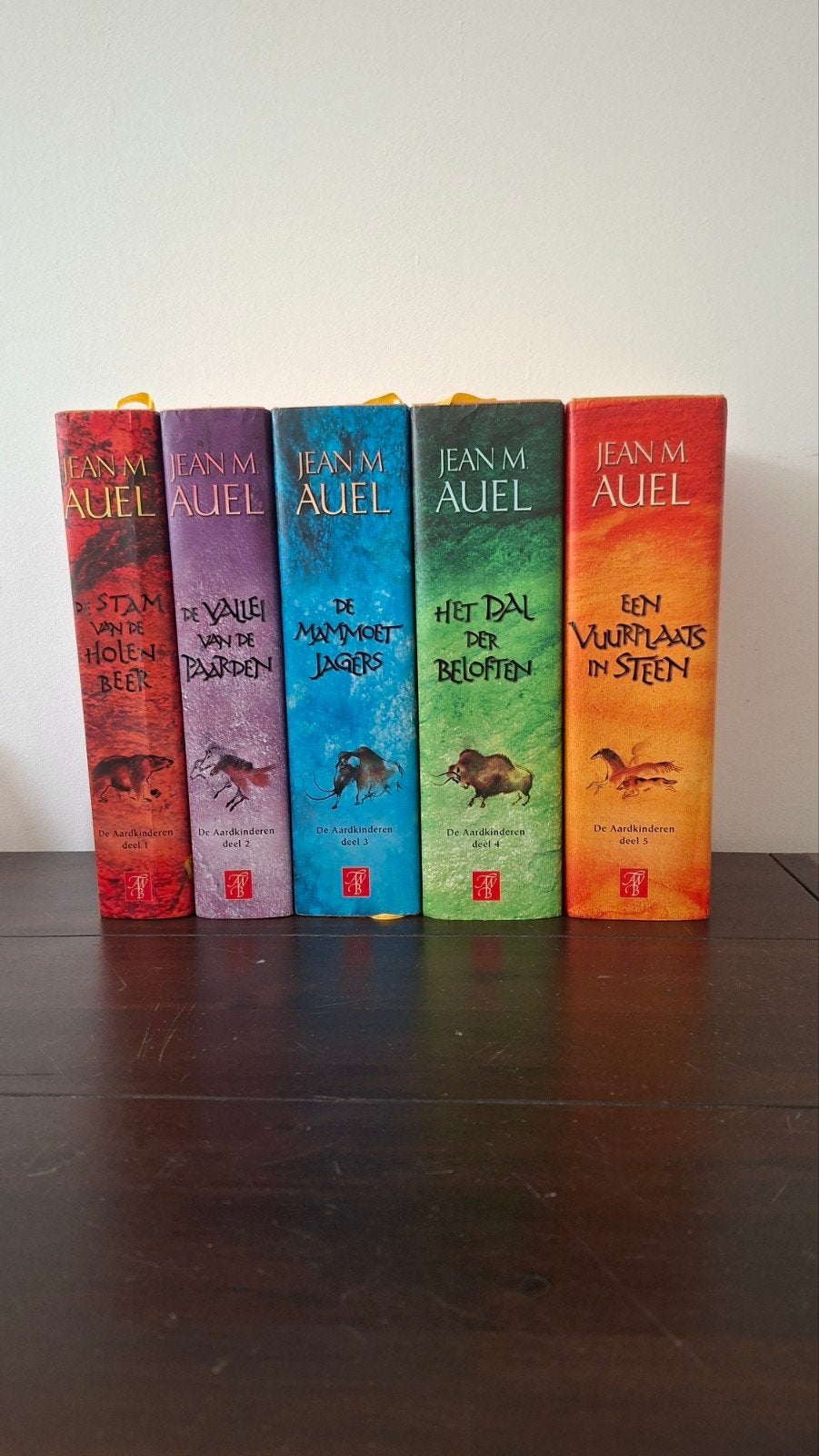 De Aardkinderen serie - Jean M. Auel (5 boeken), Boeken, Ophalen of Verzenden, Gelezen, Jean M. Auel, Nederland