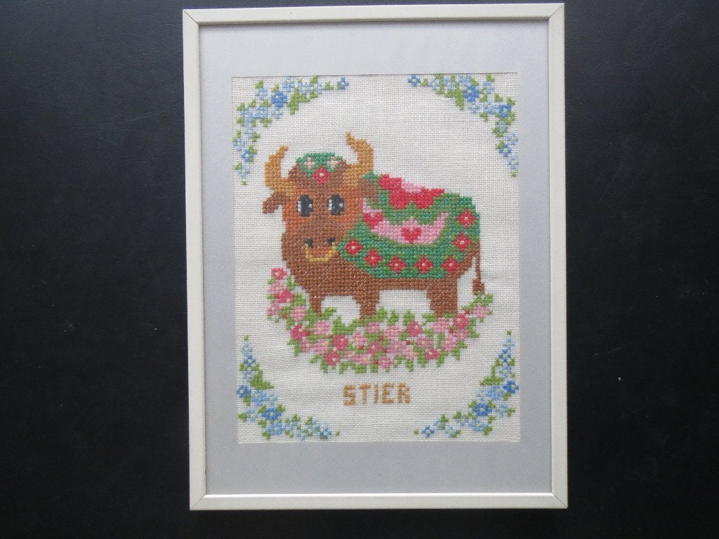 Geborduurd sterrenbeeld "stier", Ophalen of Verzenden, Gebruikt