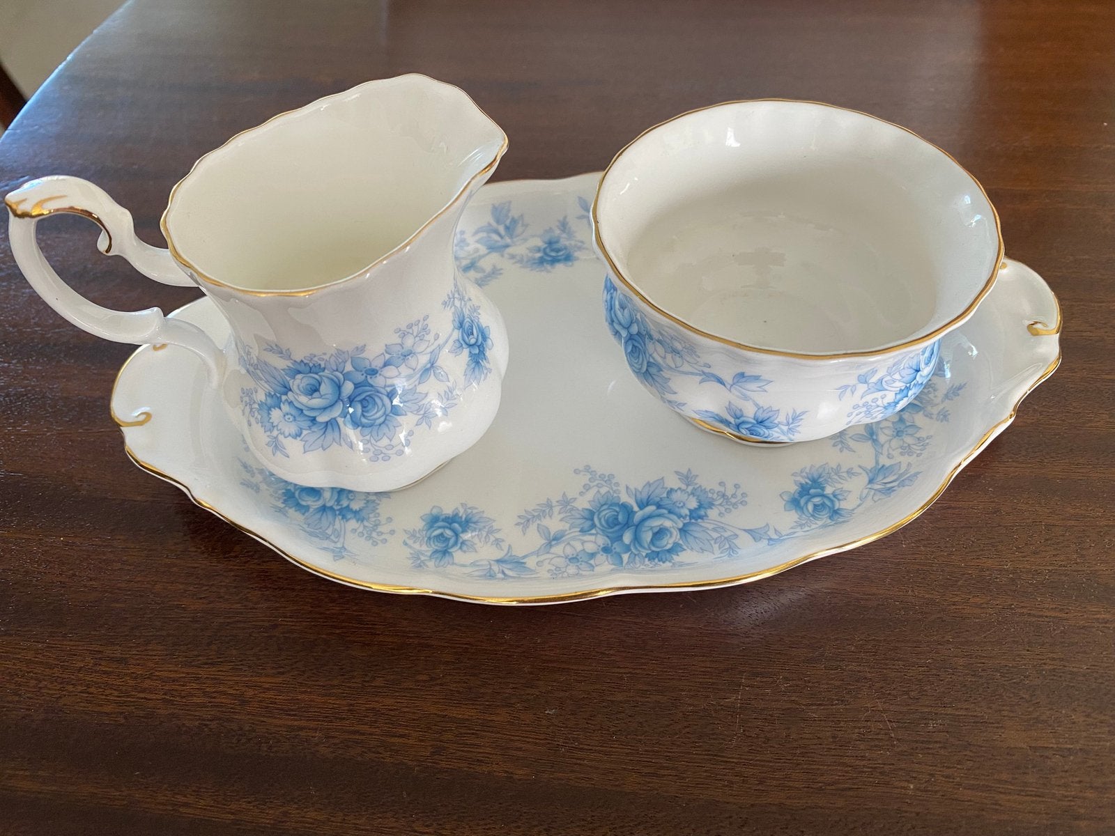 Prachtig Royal Albert roomstel zeer zeldzaam, Ophalen of Verzenden, Zo goed als nieuw, Porselein, Kop en/of schotel