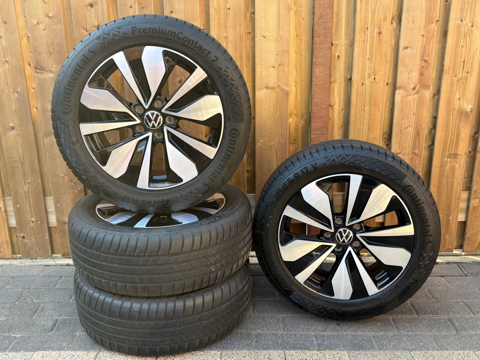 VW Passat b9 17 inch origineel velgen met zomerbanden, Auto-onderdelen, Banden en Velgen, Ophalen, Velg(en), Nieuw, 17 inch
