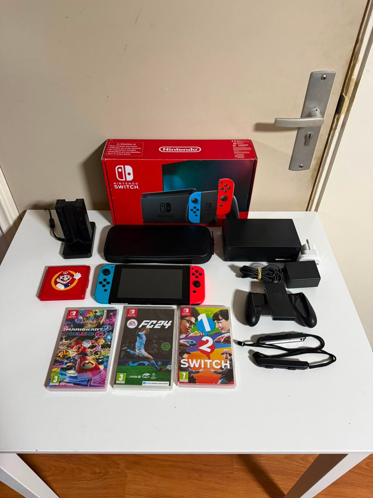 Nintendo Switch V2 2022 + Mario Kart 8 Deluxe & Accessoires, Spelcomputers en Games, Racen en Vliegen, Ophalen of Verzenden, Zo goed als nieuw