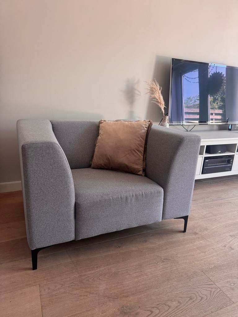Comfortabele grijze fauteuil - Zo goed als nieuw, Ophalen, Zo goed als nieuw, Stof, 75 tot 100 cm
