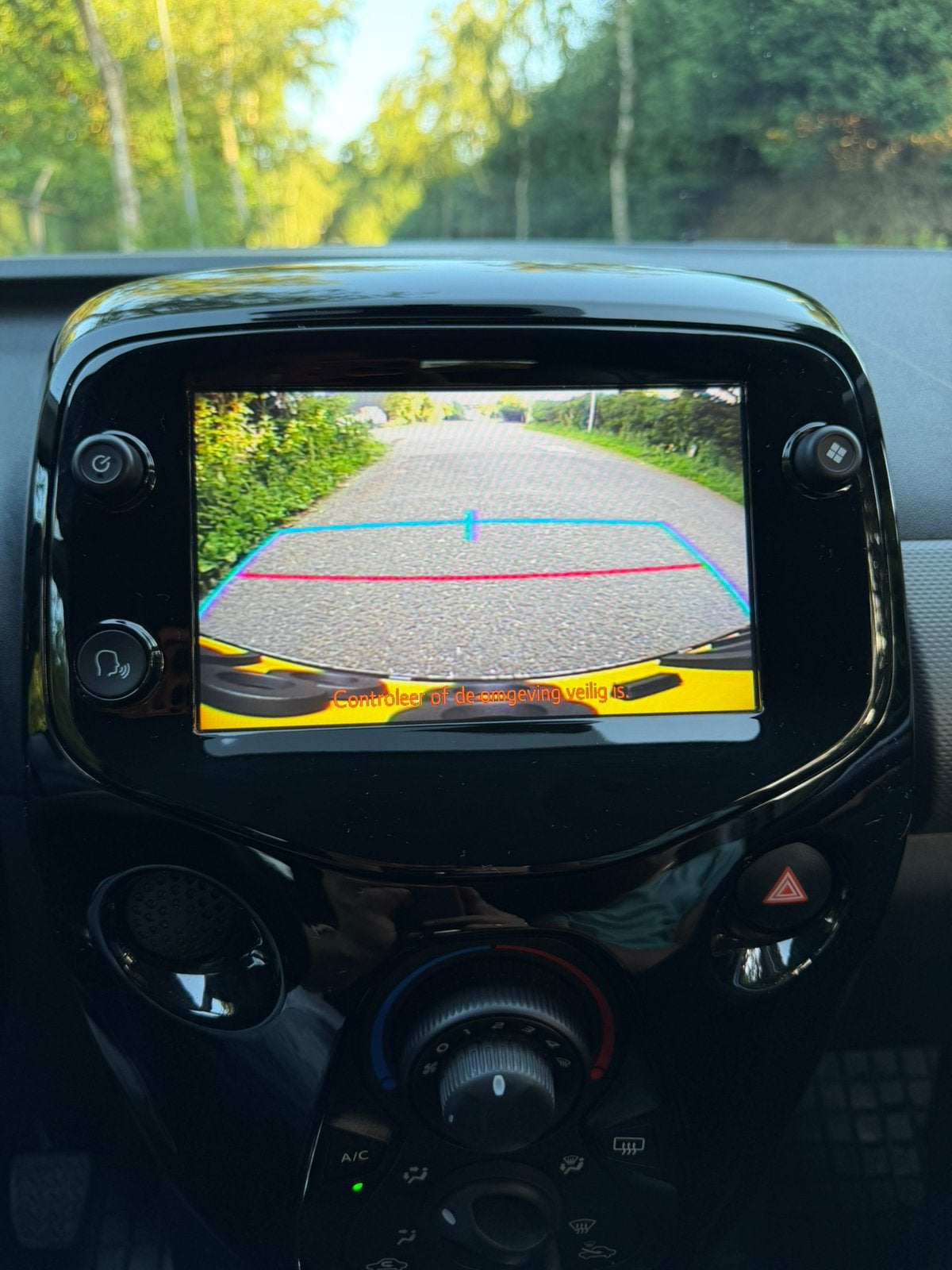 Foto 15 van Peugeot 108 1.0 E-vti 72pk 5D 2019 Grijs Cabrio Top Staat!