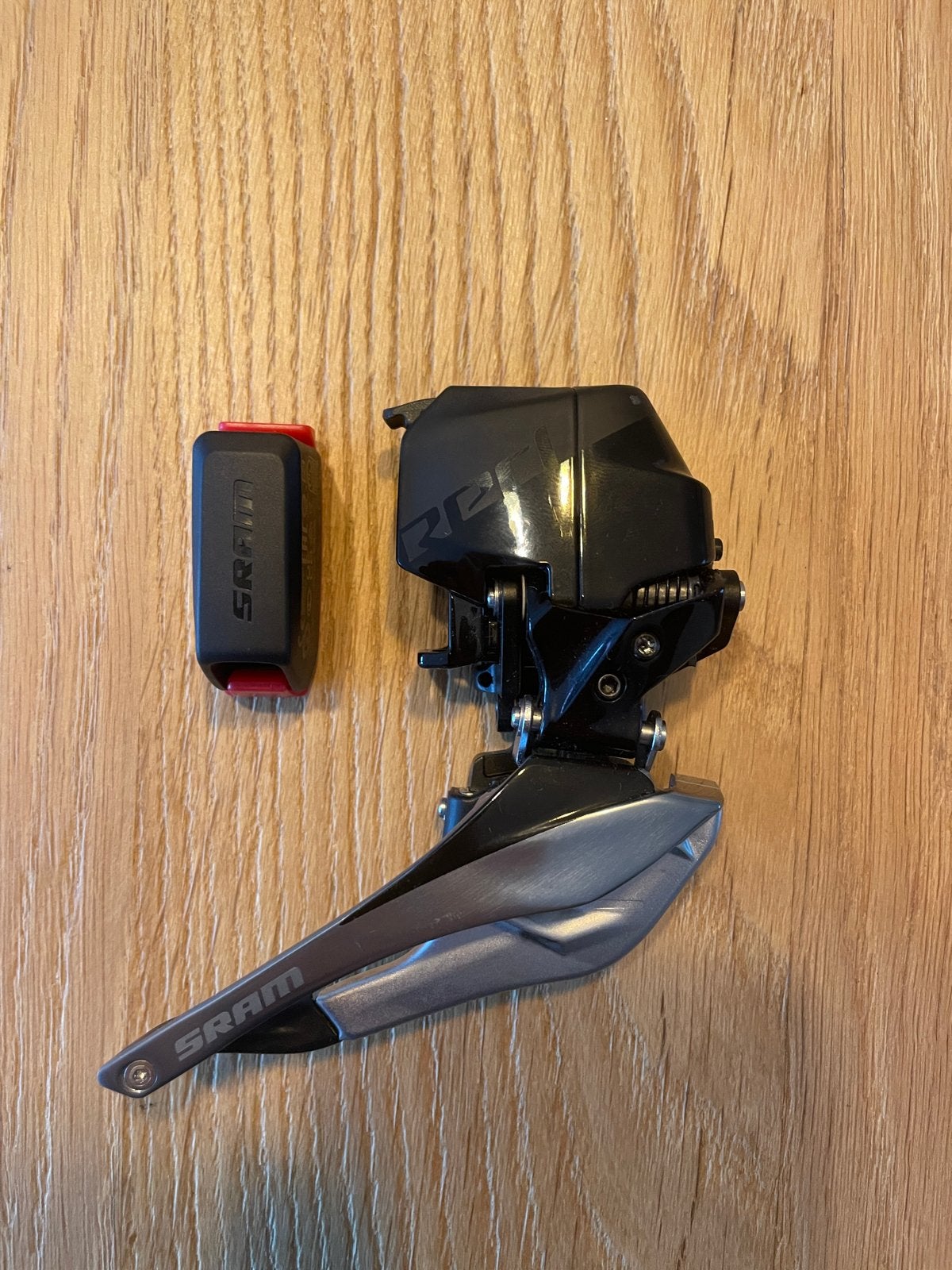 SRAM RED eTap AXS Voorderailleur met batterij, Ophalen of Verzenden, Zo goed als nieuw, Derailleur of Ketting, Aluminium