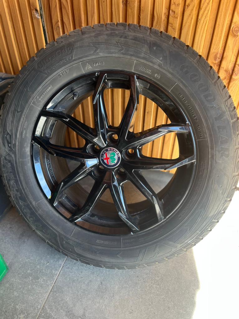Alfa Romeo velgen + banden, Ophalen, Gebruikt, Velg(en), 17 inch