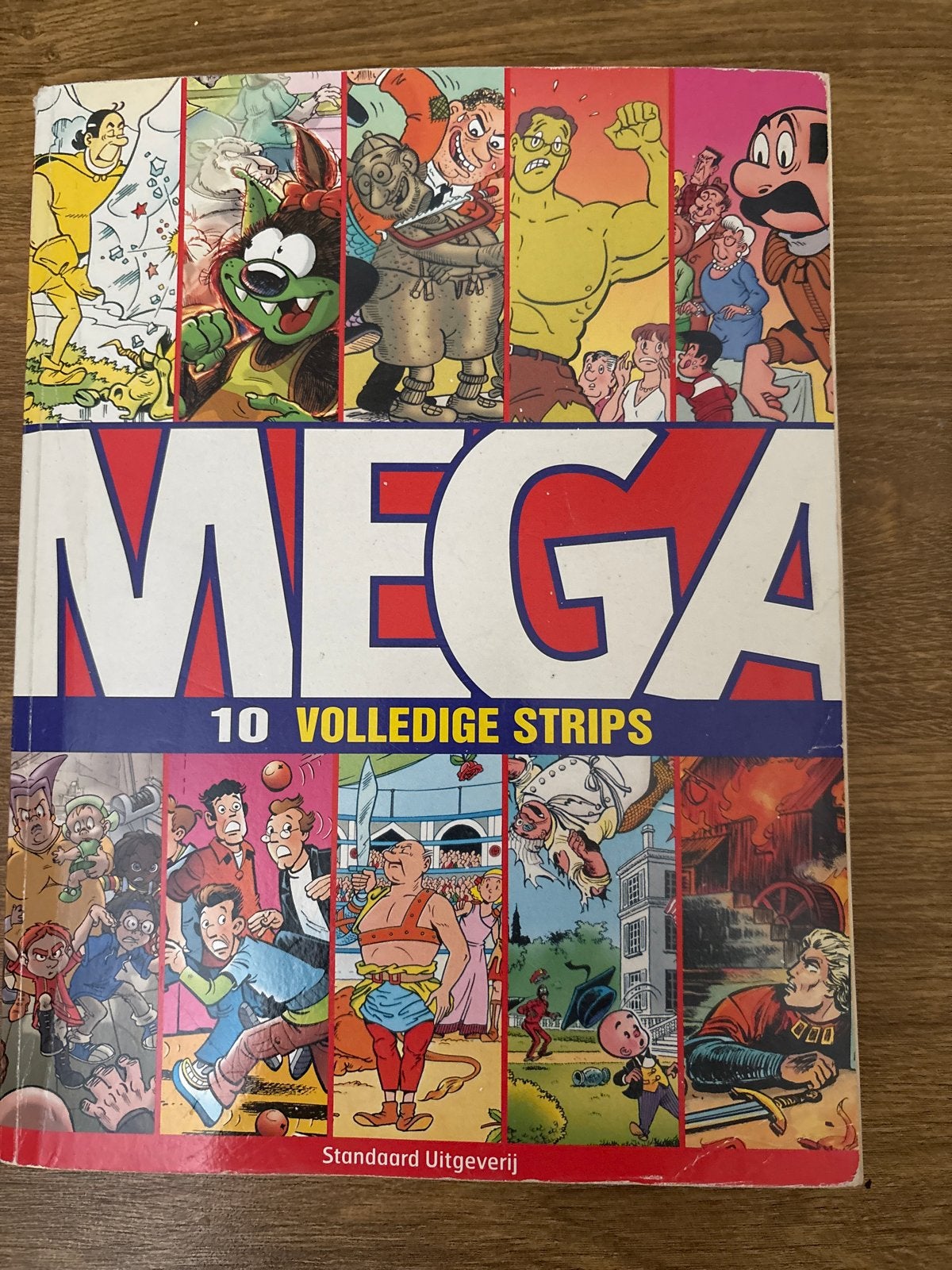 Mega: 10 Volledige Strips - Diverse Auteurs, Meerdere stripboeken, Ophalen, Gelezen