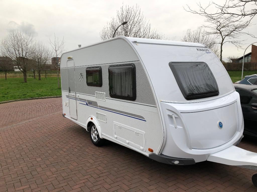 Knaus Sport 420 DQ – Bouwjaar 2011 met voortent & luifel, Caravans en Kamperen, Vast bed, Treinzit, Tot en met 3, Particulier