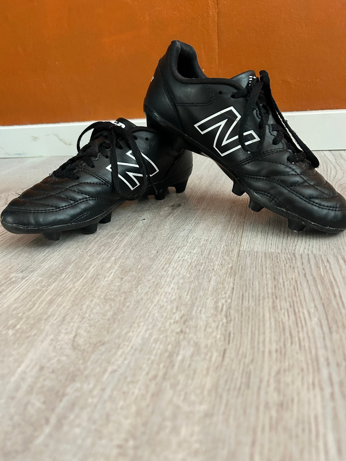 New Balance Kinder Voetbalschoenen - Zwart, Gebruikt, Maat XS of kleiner, Schoenen, Ophalen of Verzenden