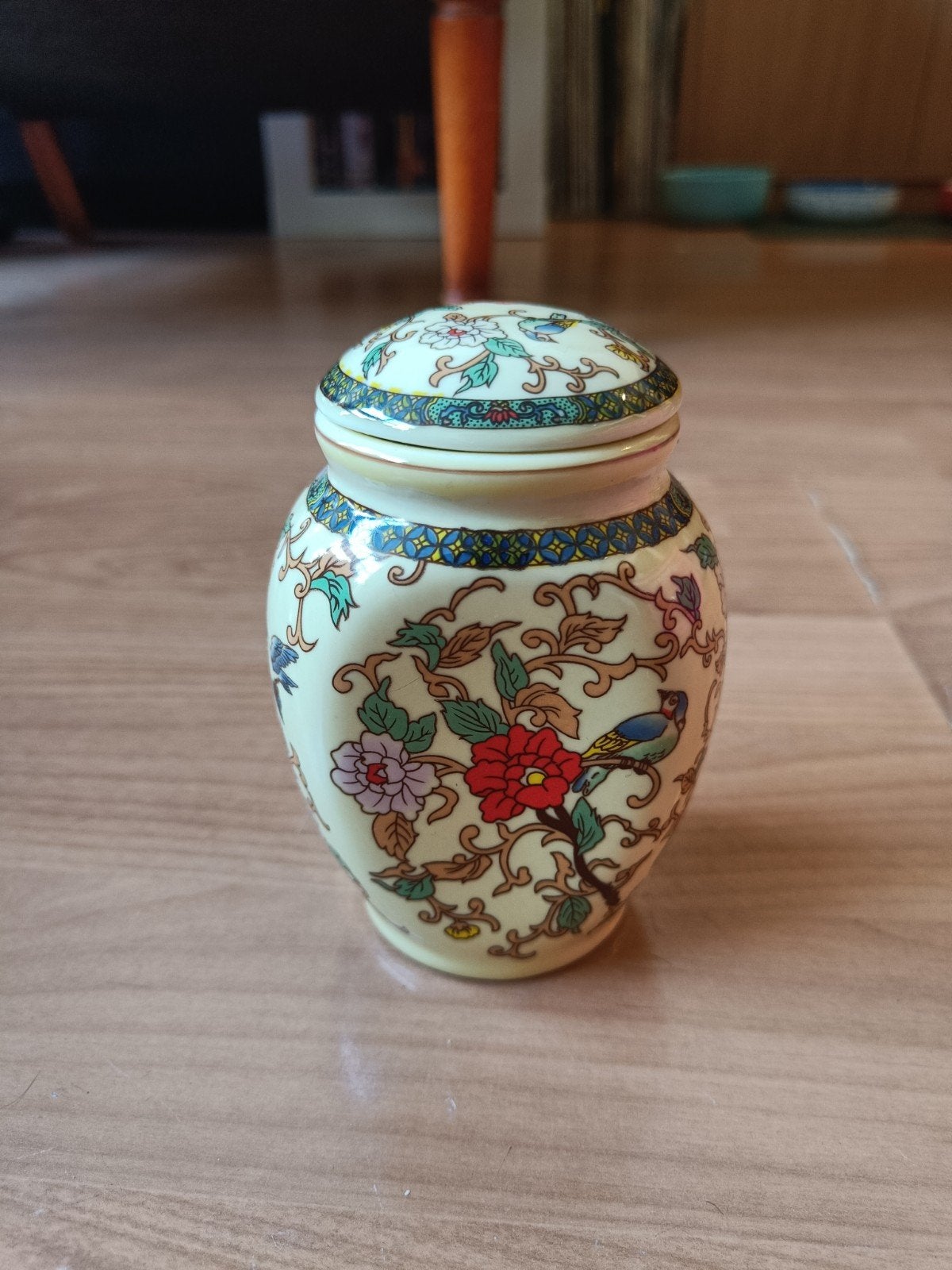 Decoratieve Chinese gemberpot met bloemen en vogels, Antiek en Kunst, Ophalen of Verzenden
