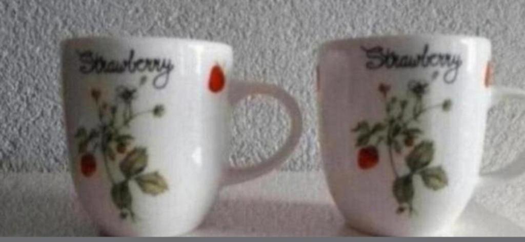 Twee senseo bekers Jet Strawberry, Ophalen of Verzenden, Zo goed als nieuw, Overige stijlen, Kop(pen) en/of Schotel(s)