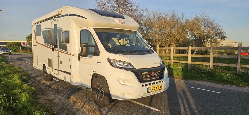 Bürstner Lyseo TD736 Privilege camper (2023) - 11.693km, Caravans en Kamperen, Campers, Particulier, Bürstner, Half-integraal