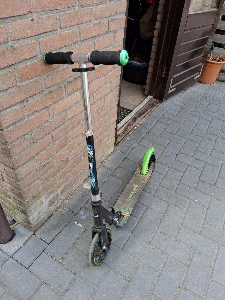 Mooie step met lichtjes in de wielen, Fietsen en Brommers, Ophalen, Zo goed als nieuw, Gewone step