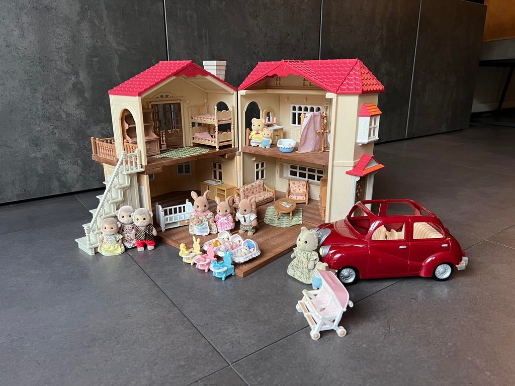 Sylvanian Families groot landhuis + auto + families +meubels, Ophalen of Verzenden, Zo goed als nieuw