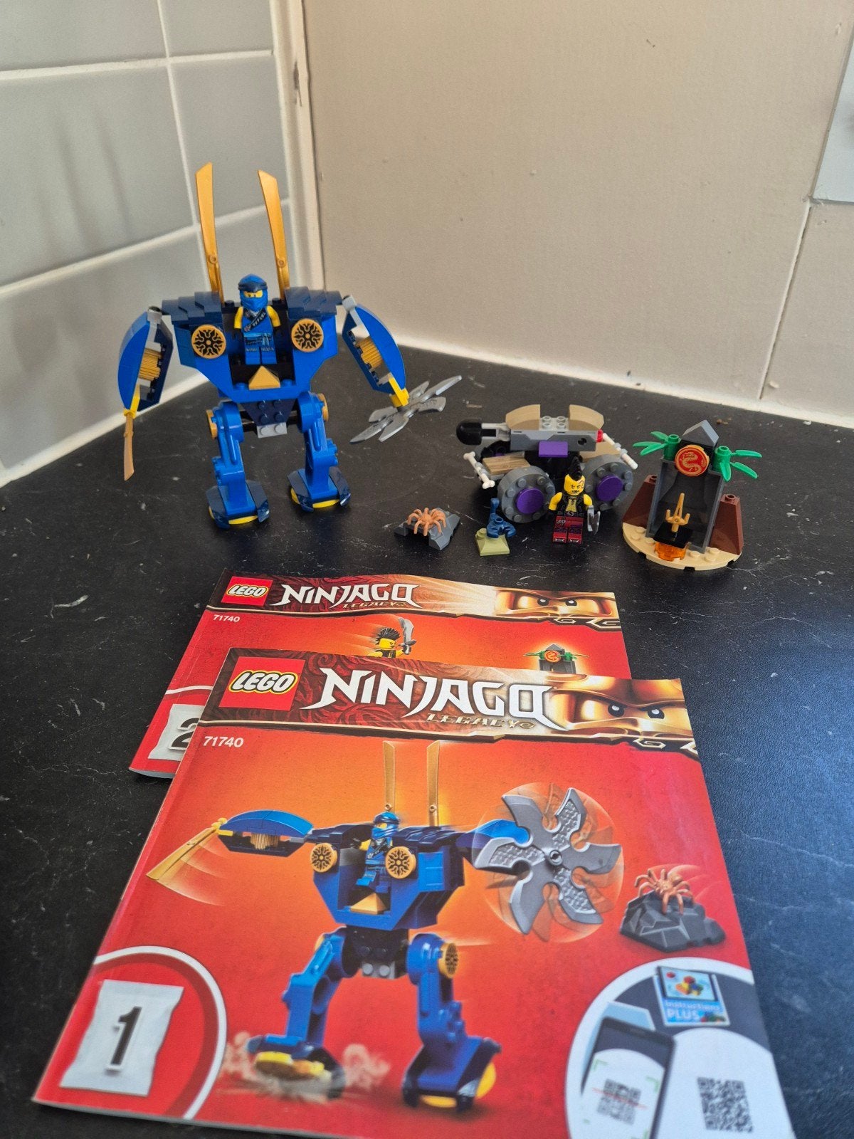 LEGO Ninjago Jay's Electro Mech 71740 met instructies, Kinderen en Baby's, Lego, Ophalen of Verzenden, Zo goed als nieuw, Inclusief instructies